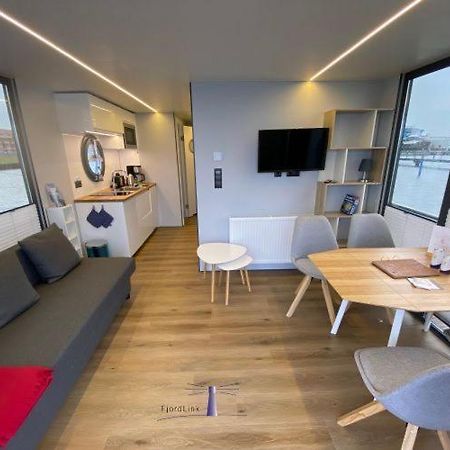 Hausboot Fjord Vela Mit Biosauna In Μπαρθ Εξωτερικό φωτογραφία