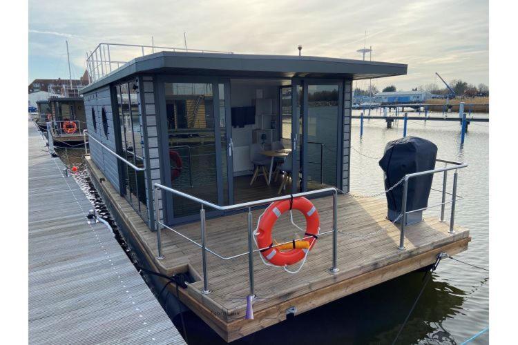 Hausboot Fjord Vela Mit Biosauna In Μπαρθ Εξωτερικό φωτογραφία