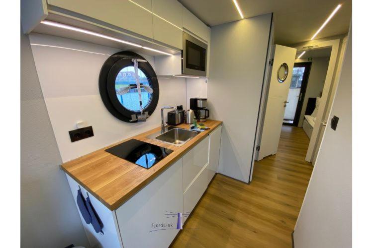 Hausboot Fjord Vela Mit Biosauna In Μπαρθ Εξωτερικό φωτογραφία