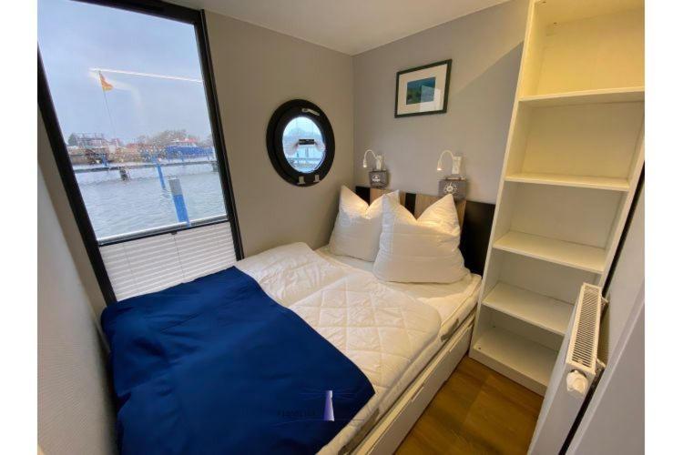 Hausboot Fjord Vela Mit Biosauna In Μπαρθ Εξωτερικό φωτογραφία
